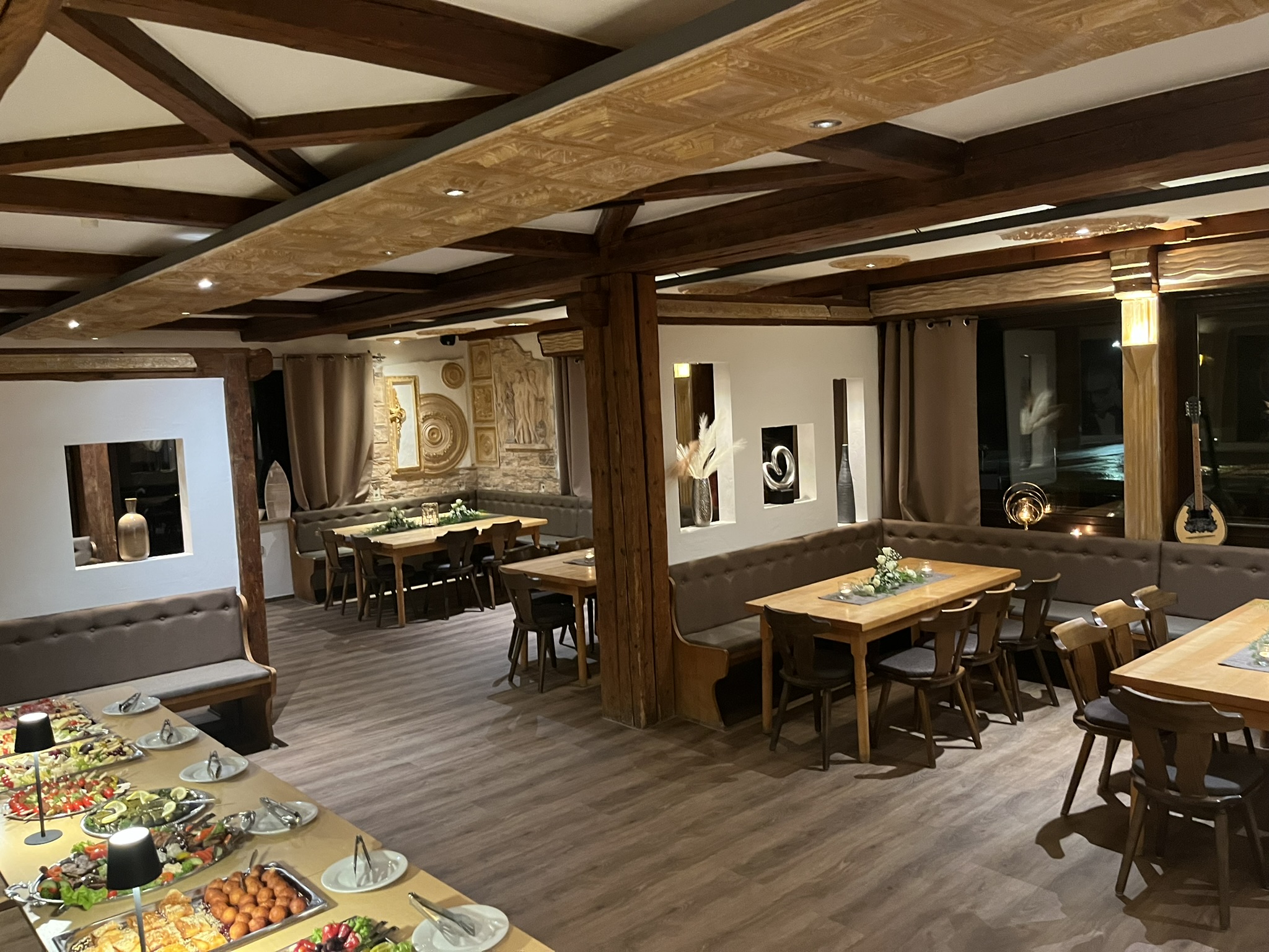 Holzbalken im Restaurant